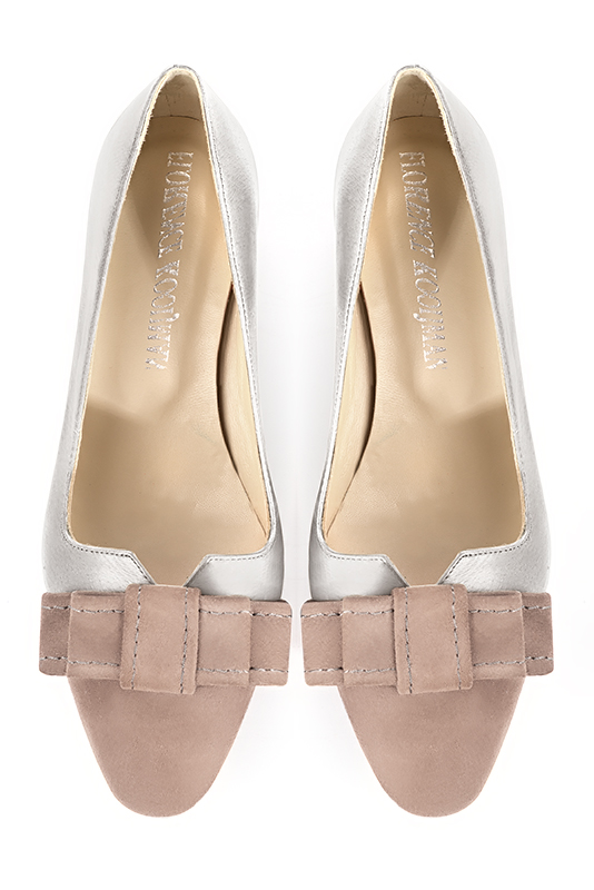 Biscuit beige and light silver women's dress pumps, with a knot on the front. Round toe. Low kitten heels. Top view - Florence KOOIJMAN
